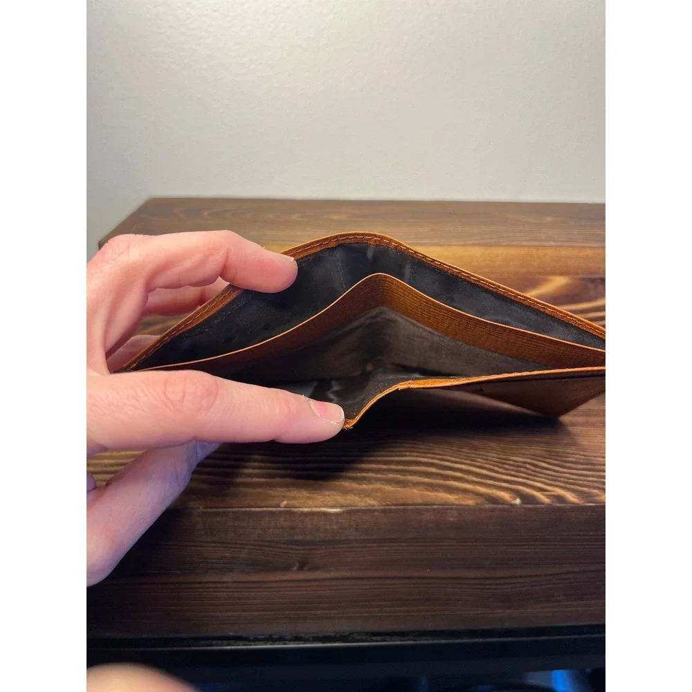 Burberrys of London Vintage Tan Leather Bifold Wallet with Box‎